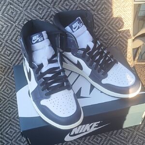 Nike Air Jordan 1 Retro Men's Black and White High-Top Sneakers